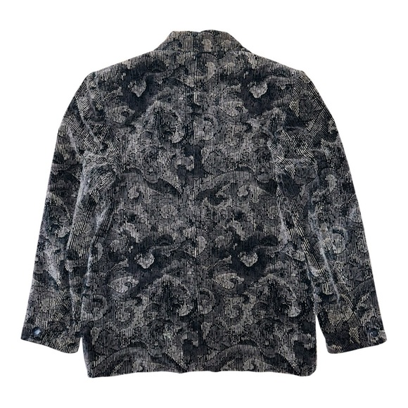 Elegant Black Floral Blazer - Picture 3 of 6